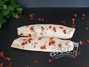 Śledzie marynowane z SUSZONYMI POMIDORAMI 250g Manufaktura Rybna