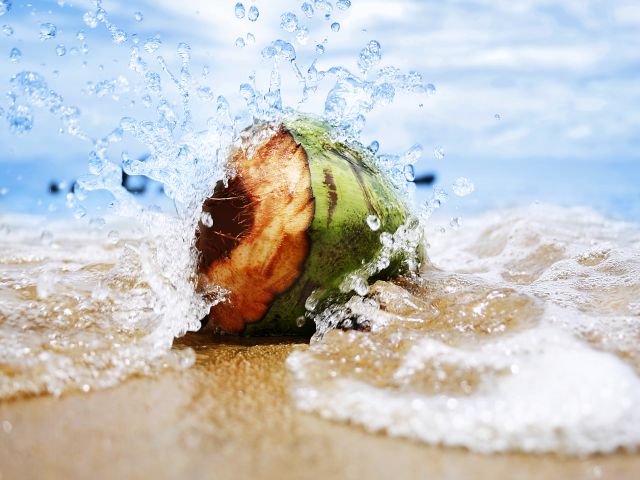 woda kokosowa to naturalny napój izotoniczny